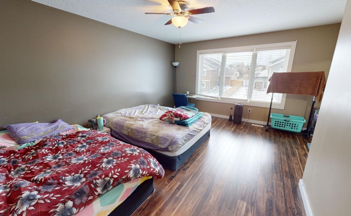 4133 42 St