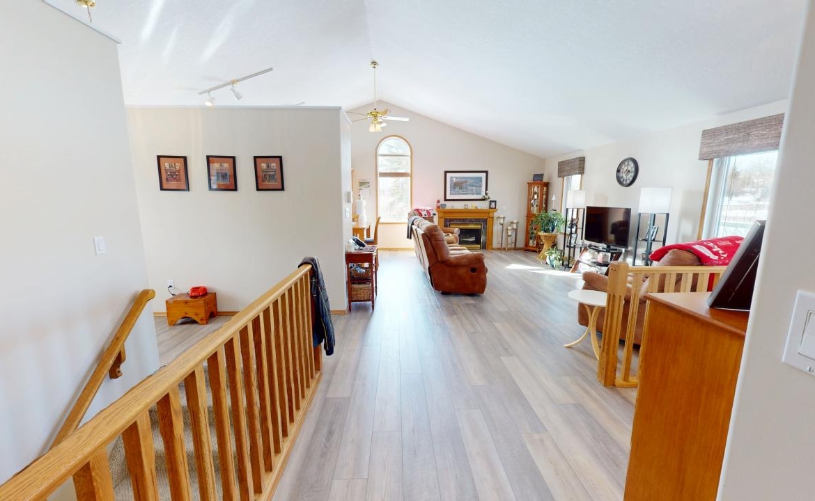 1-7229 TWP RD 492