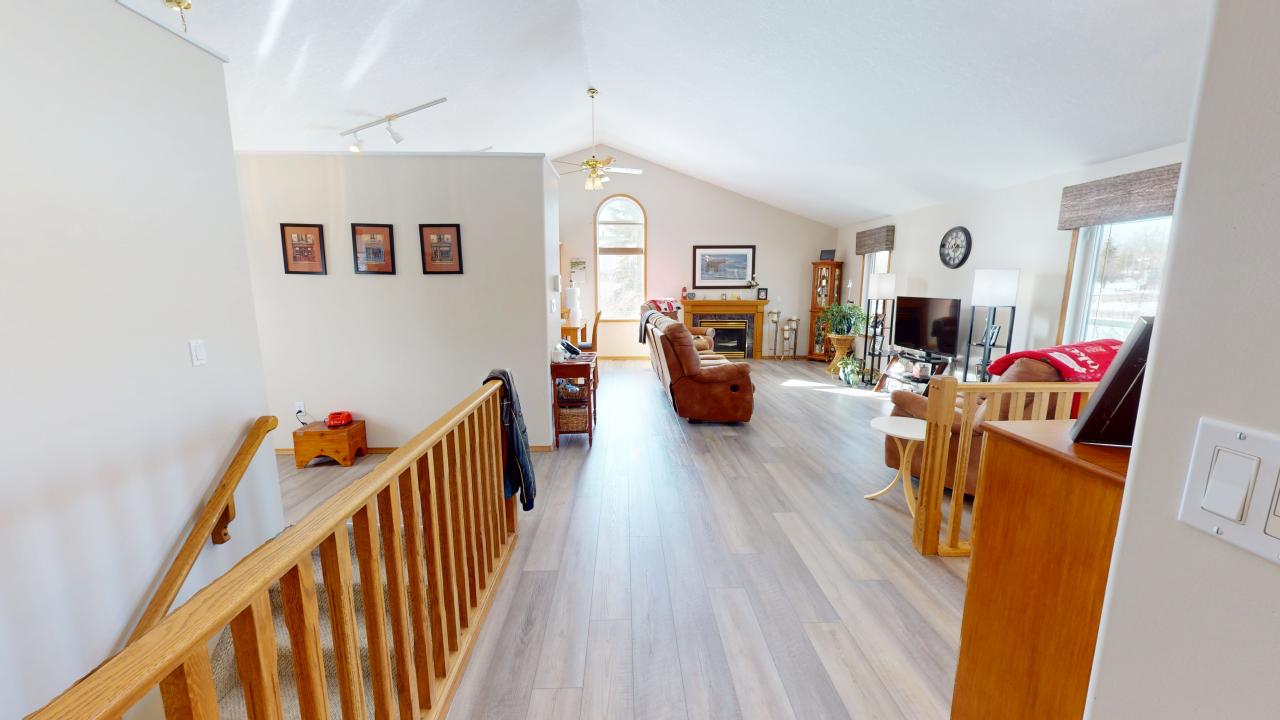 1-7229 TWP RD 492