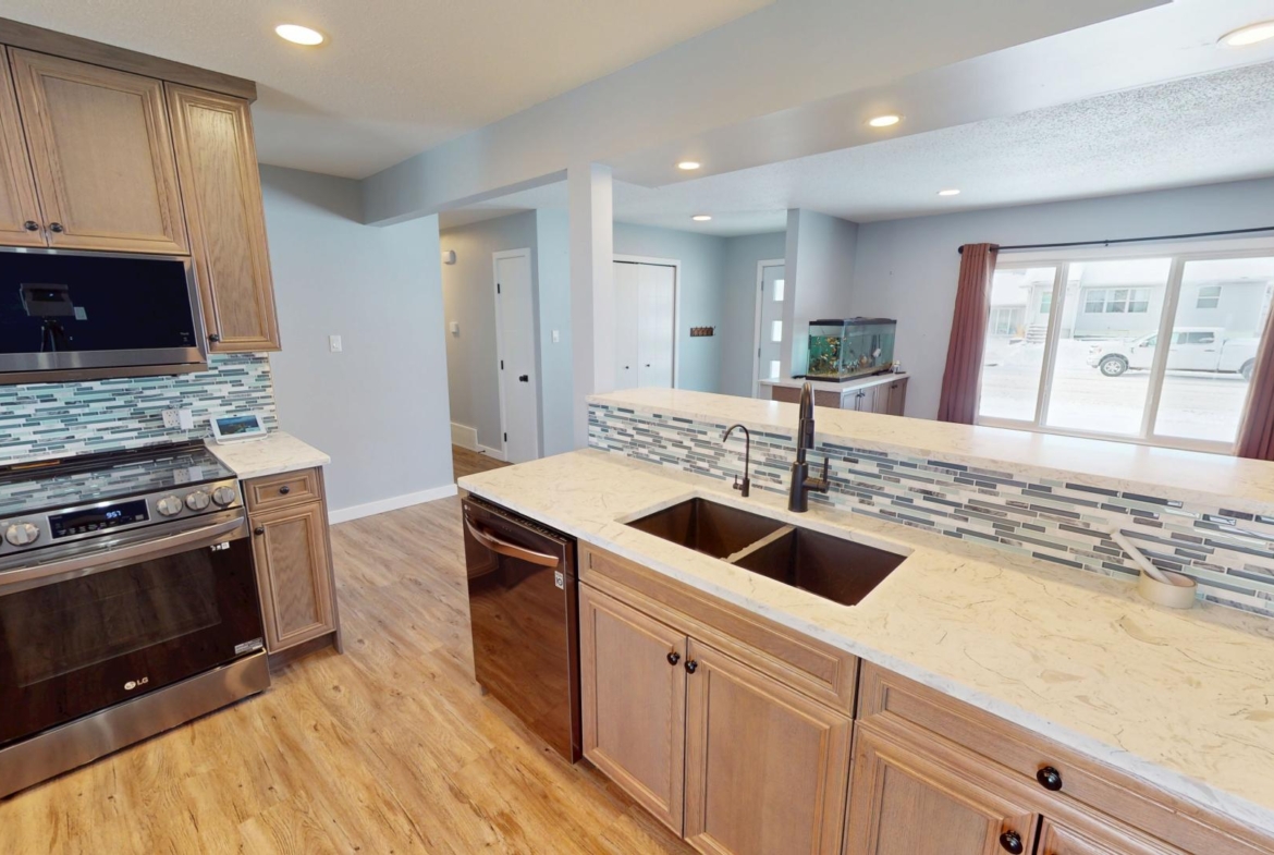 4408 55 Ave