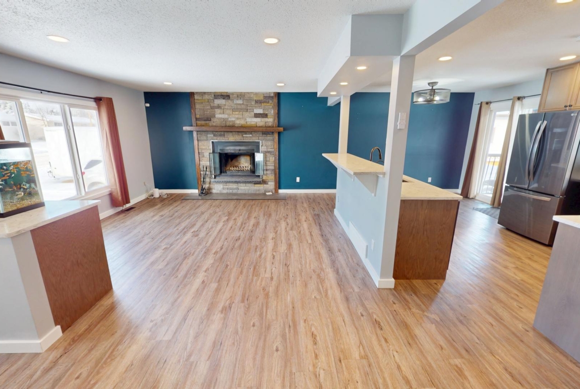 4408 55 Ave