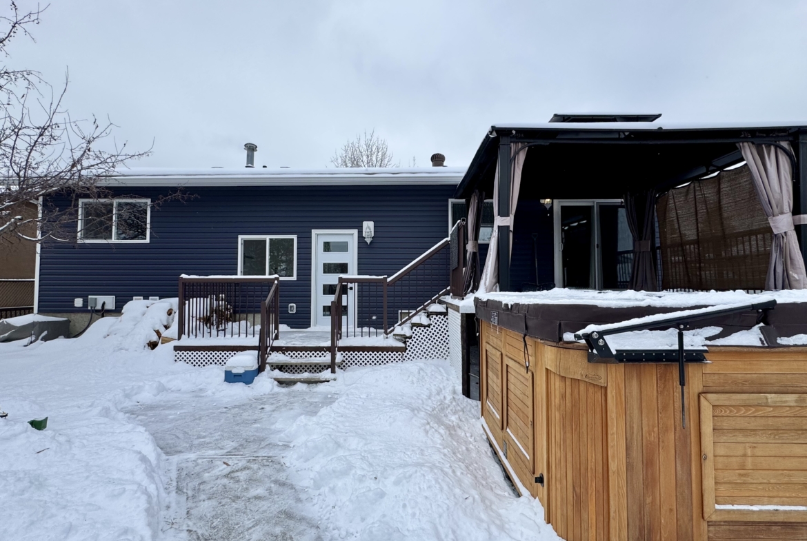 4408 55 Ave
