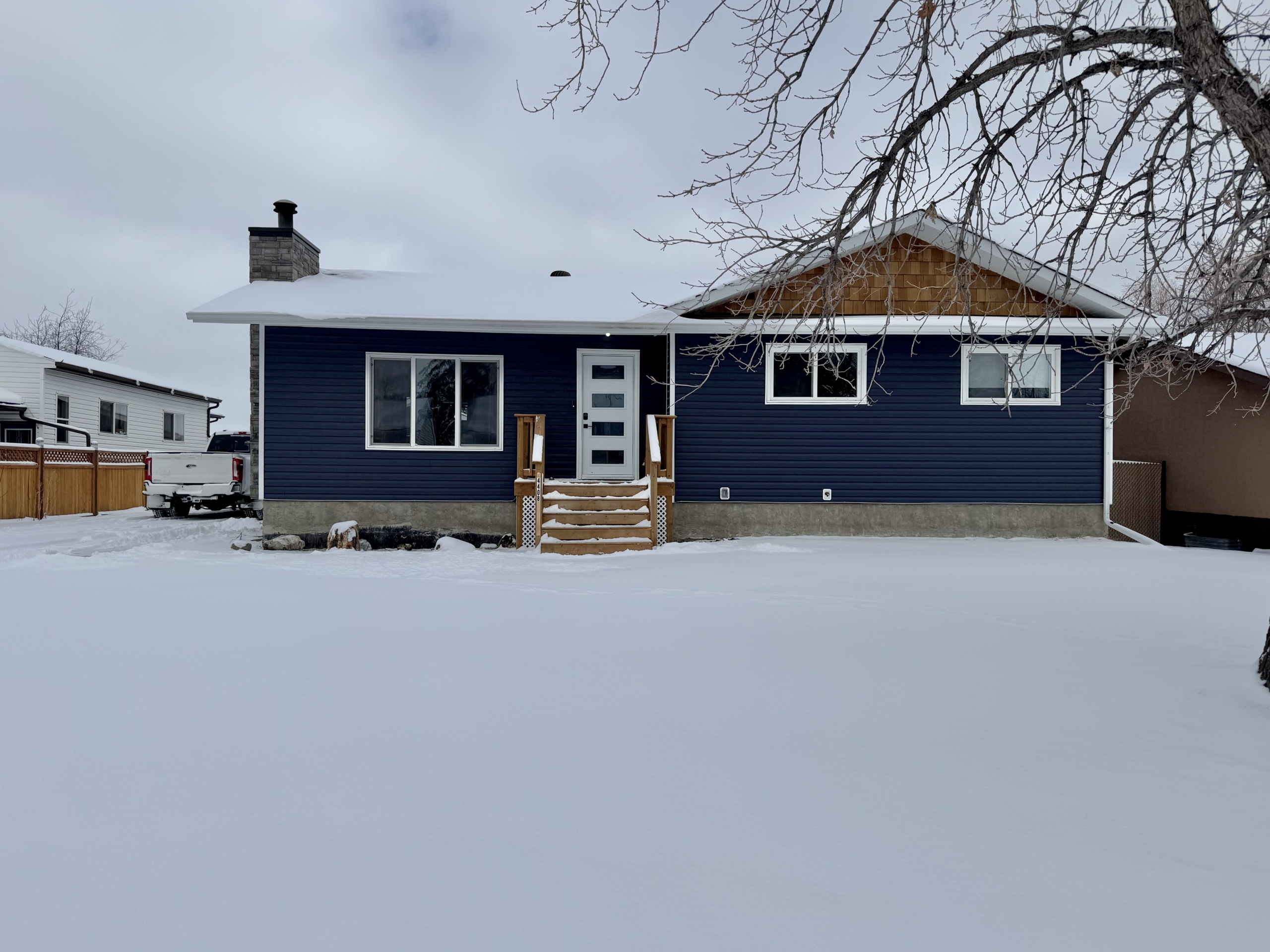 4408 55 Ave