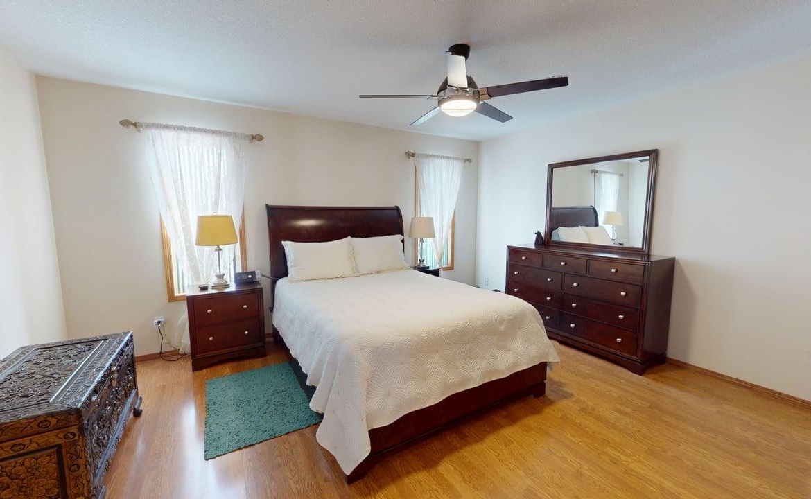 3907 46 St