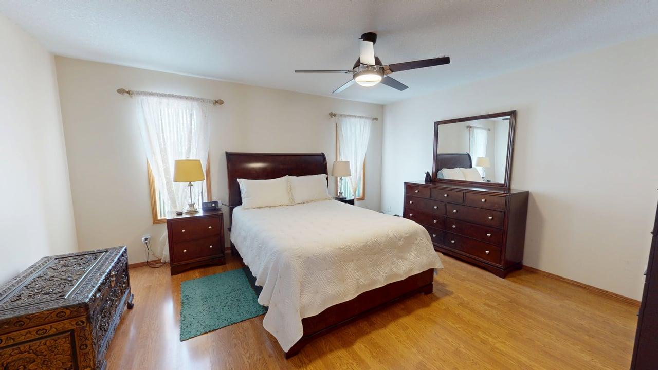3907 46 St