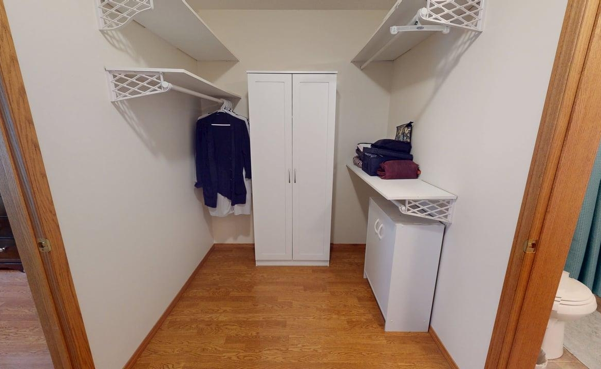 3907 46 St