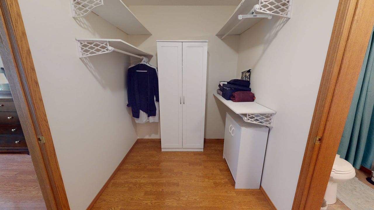3907 46 St