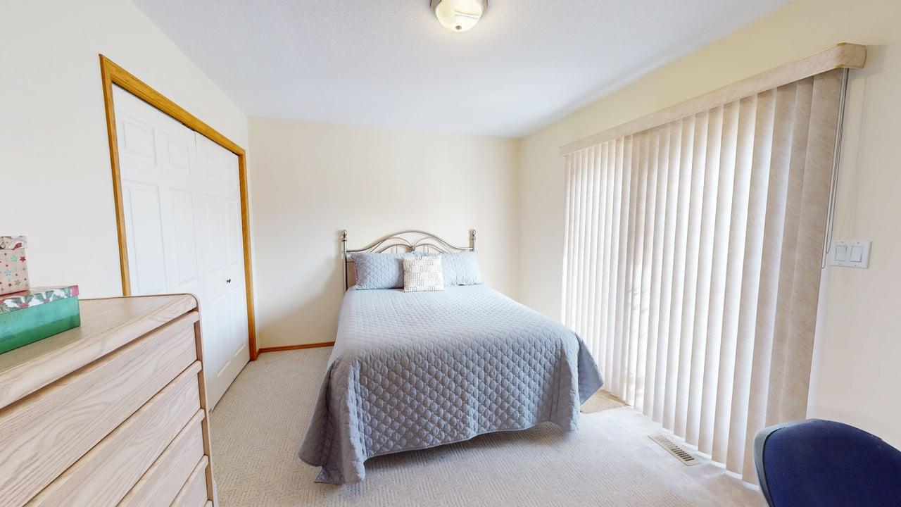 3907 46 St