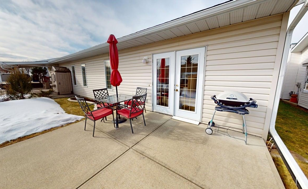 3907 46 St