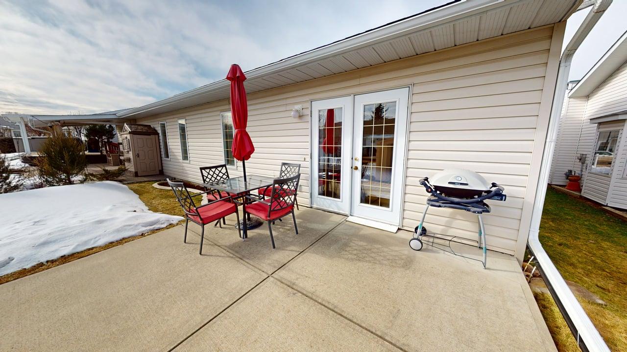3907 46 St