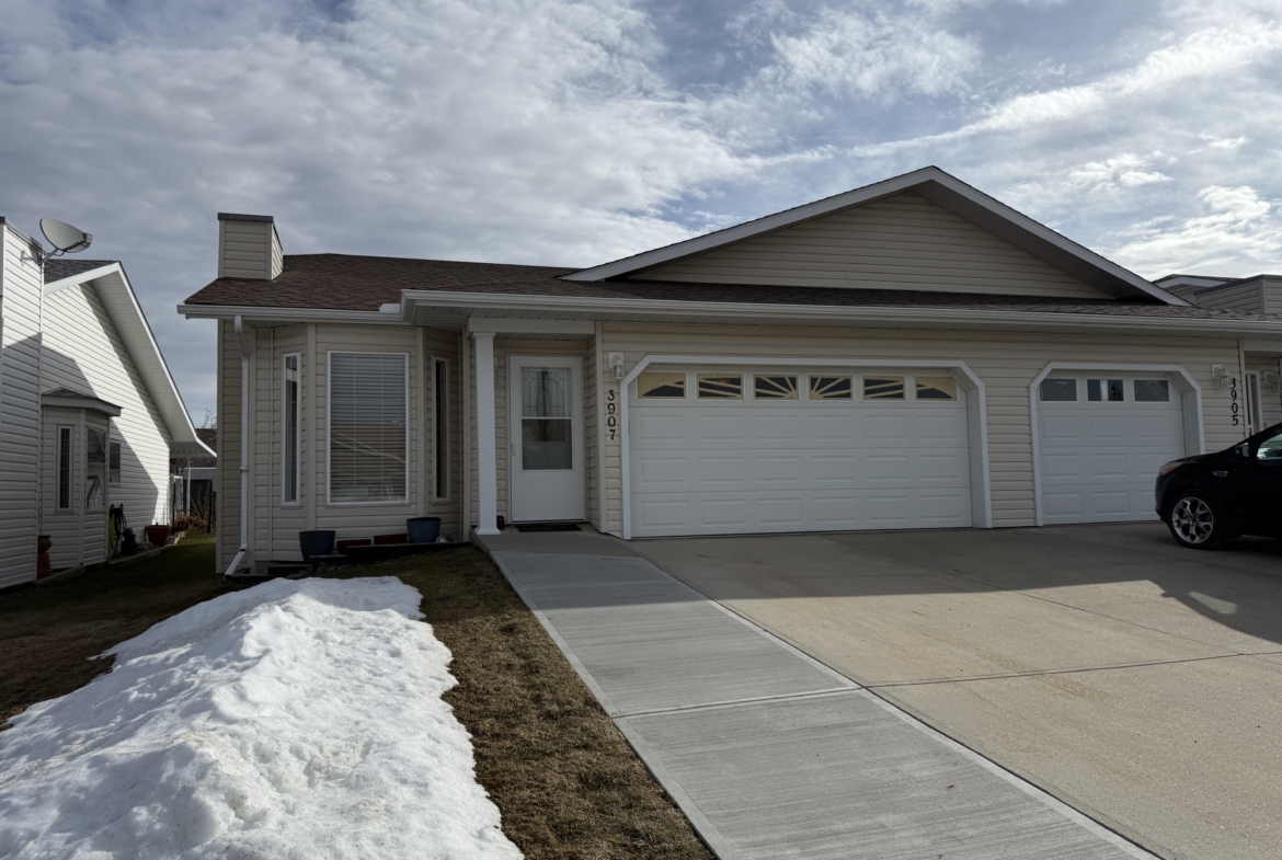 3907 46 St