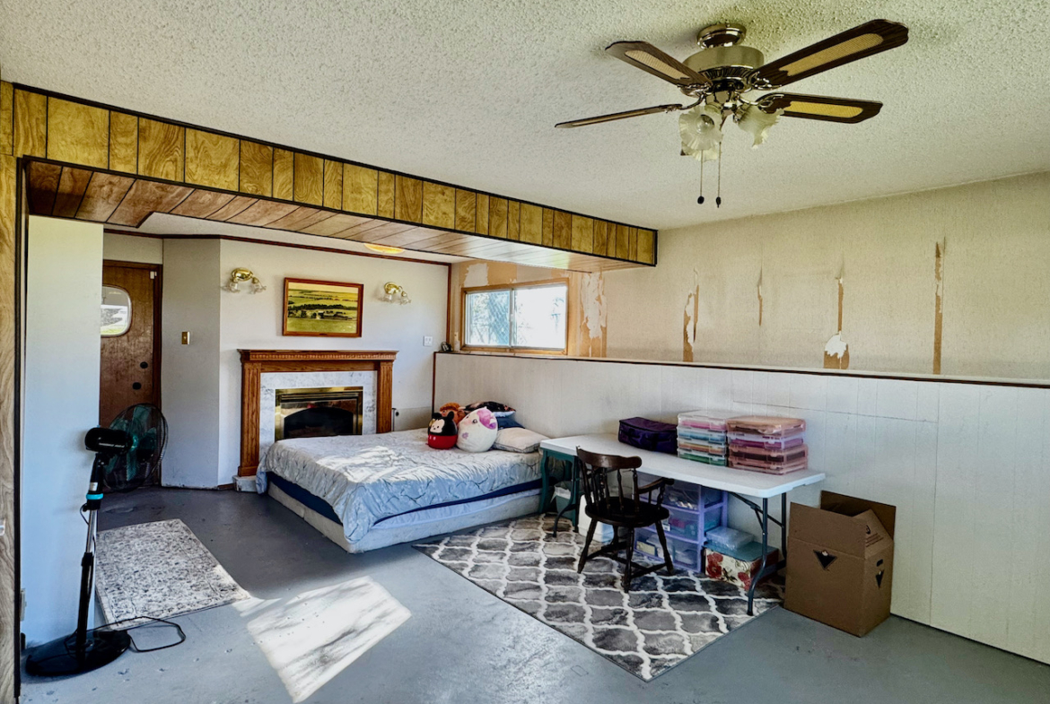 4824 55 Ave