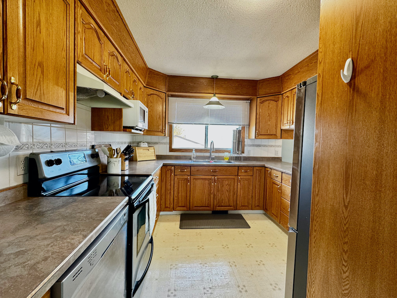 4824 55 Ave