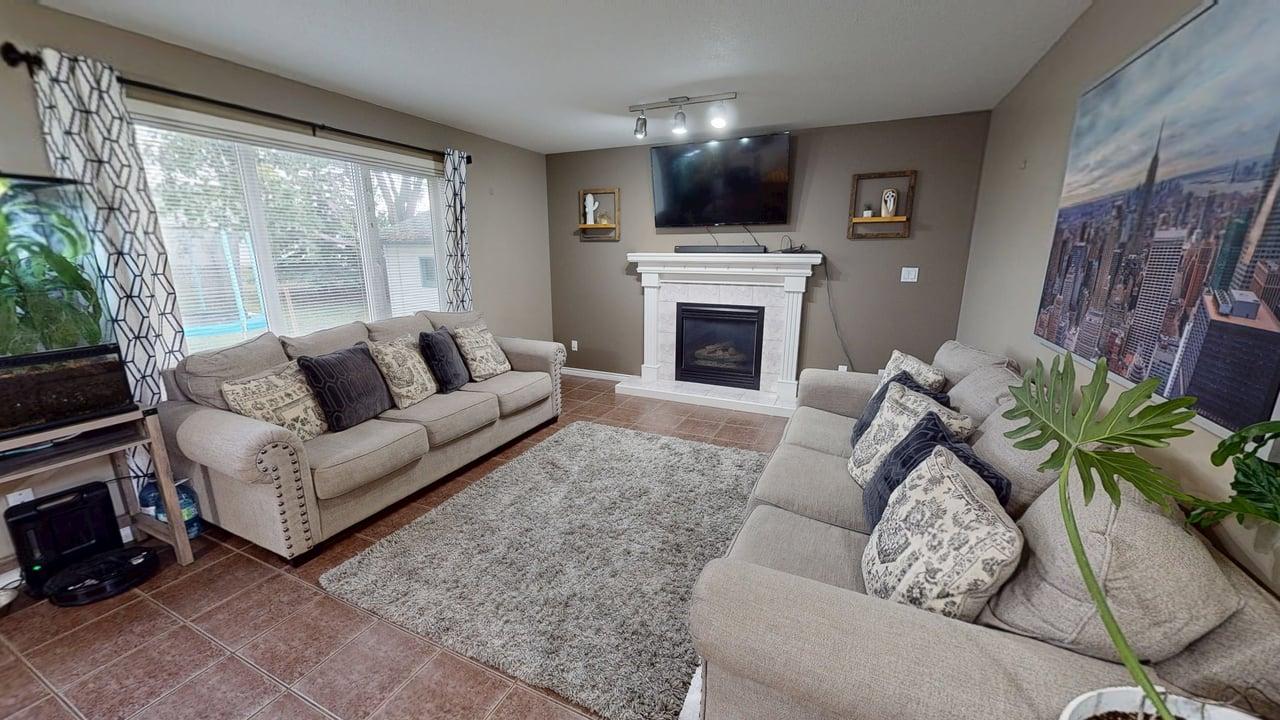 4121 46 Ave