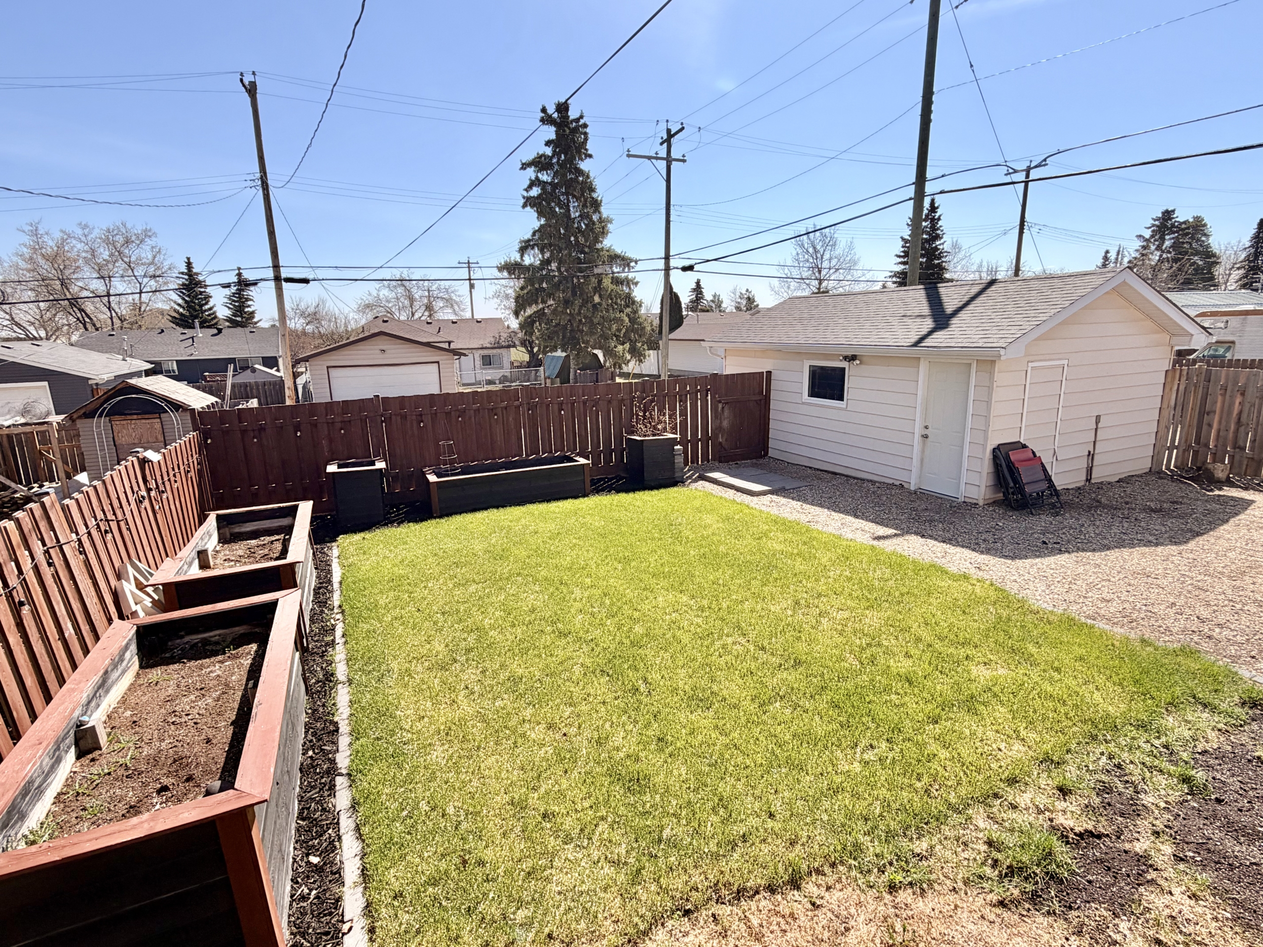 4901 44 St