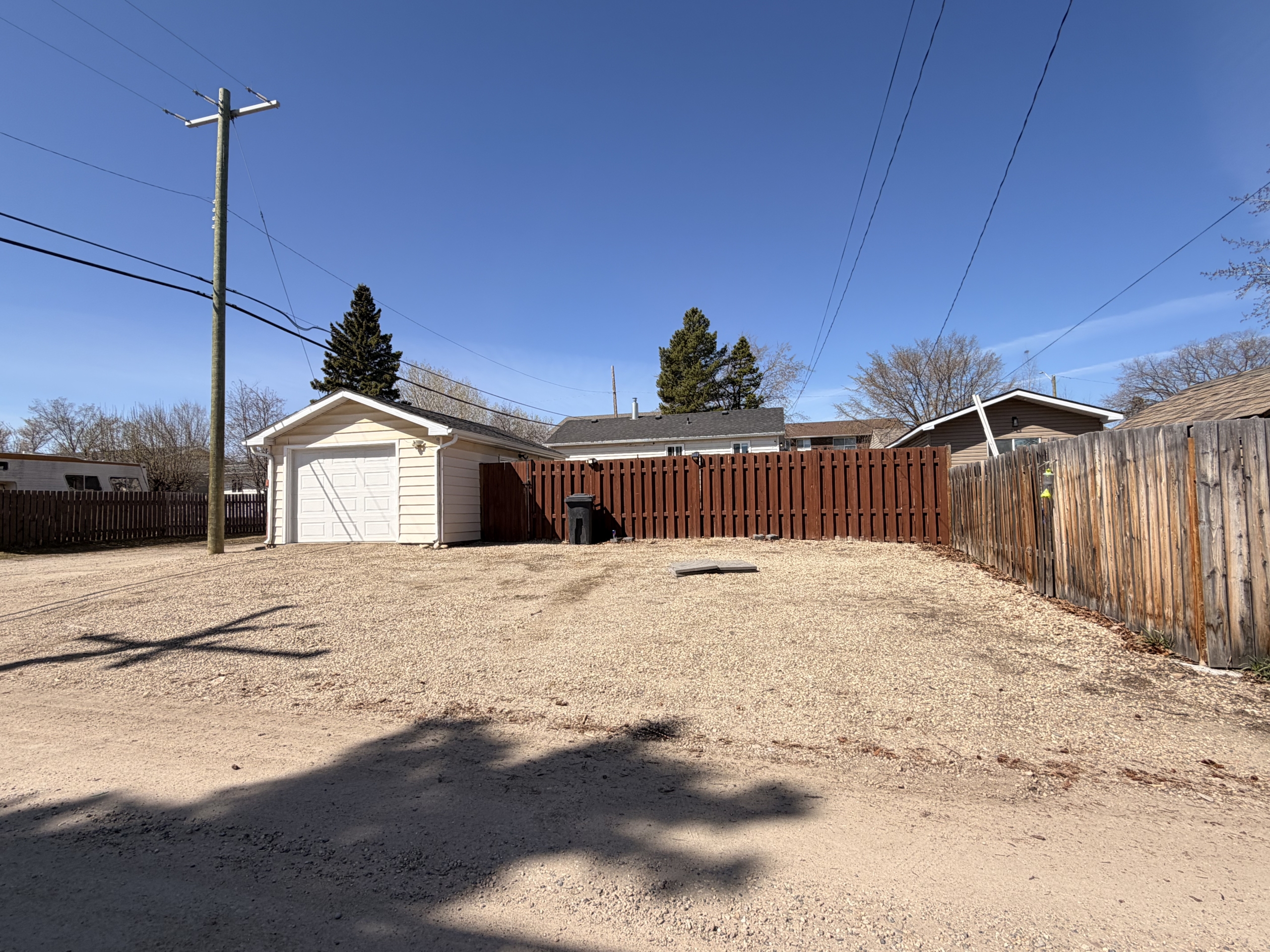 4901 44 St