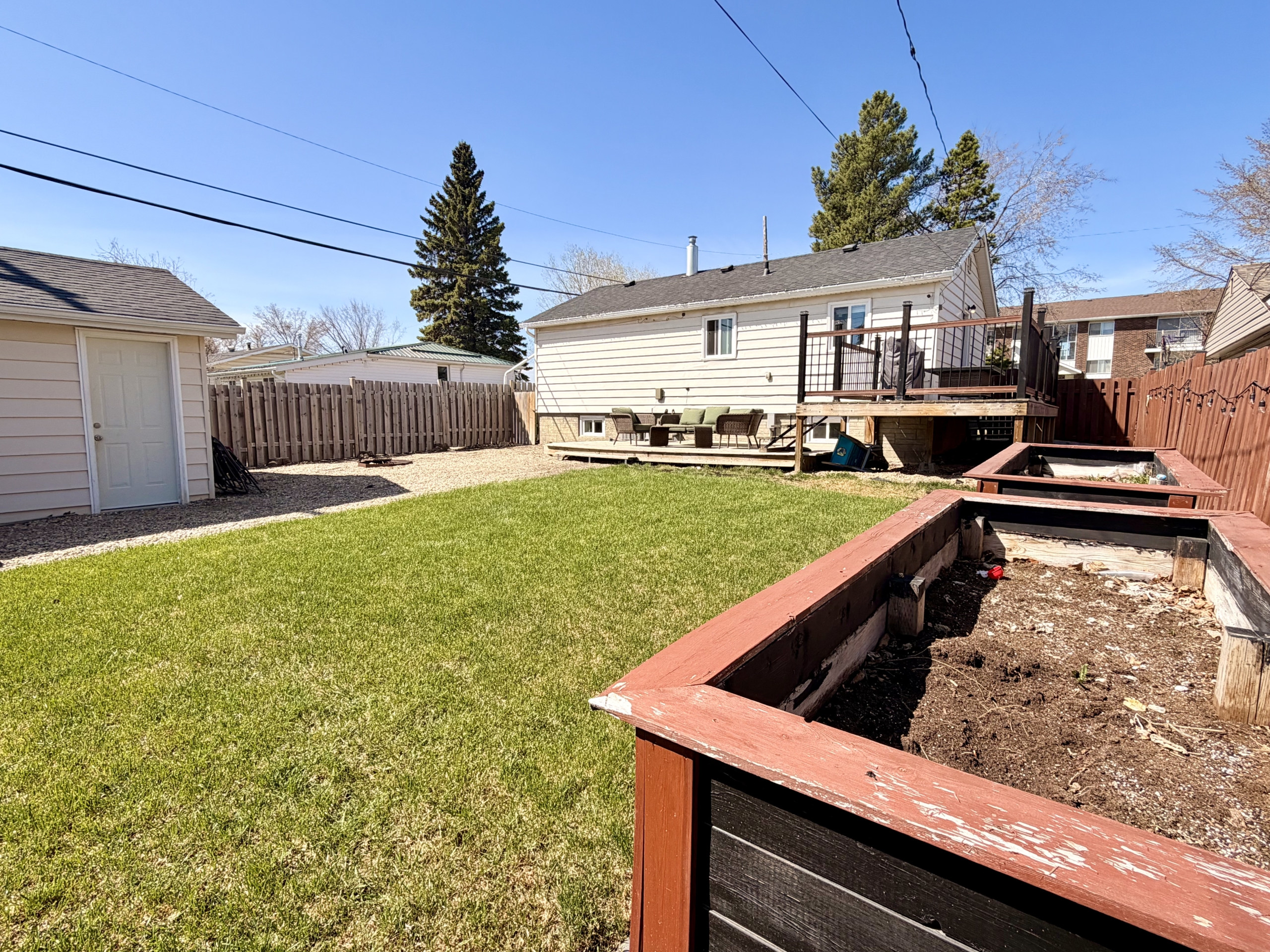 4901 44 St
