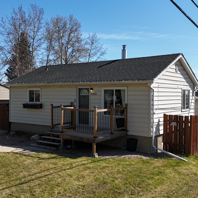 4901 44 St