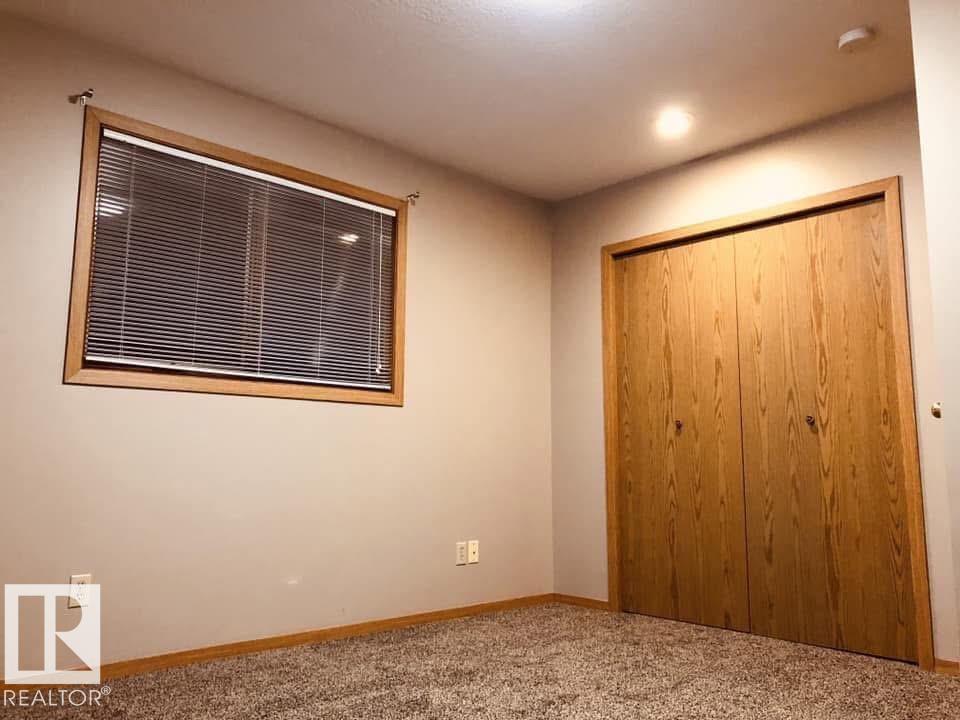 4805 47 St