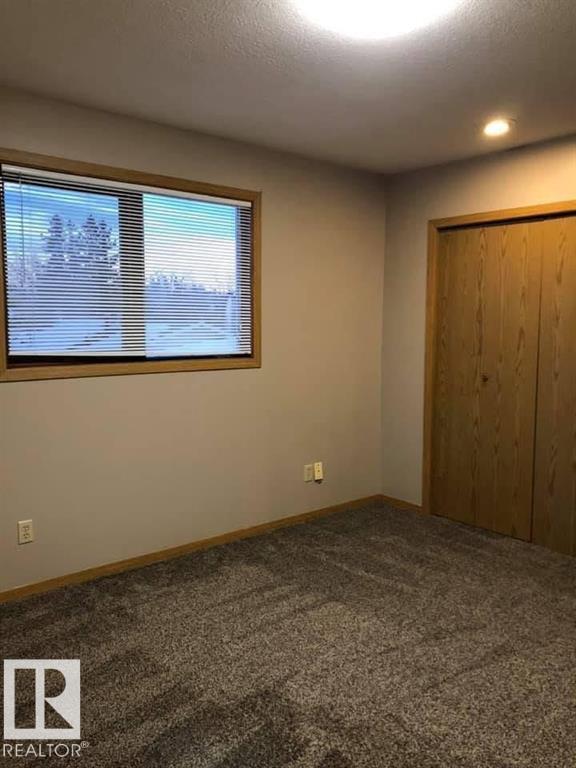 4805 47 St