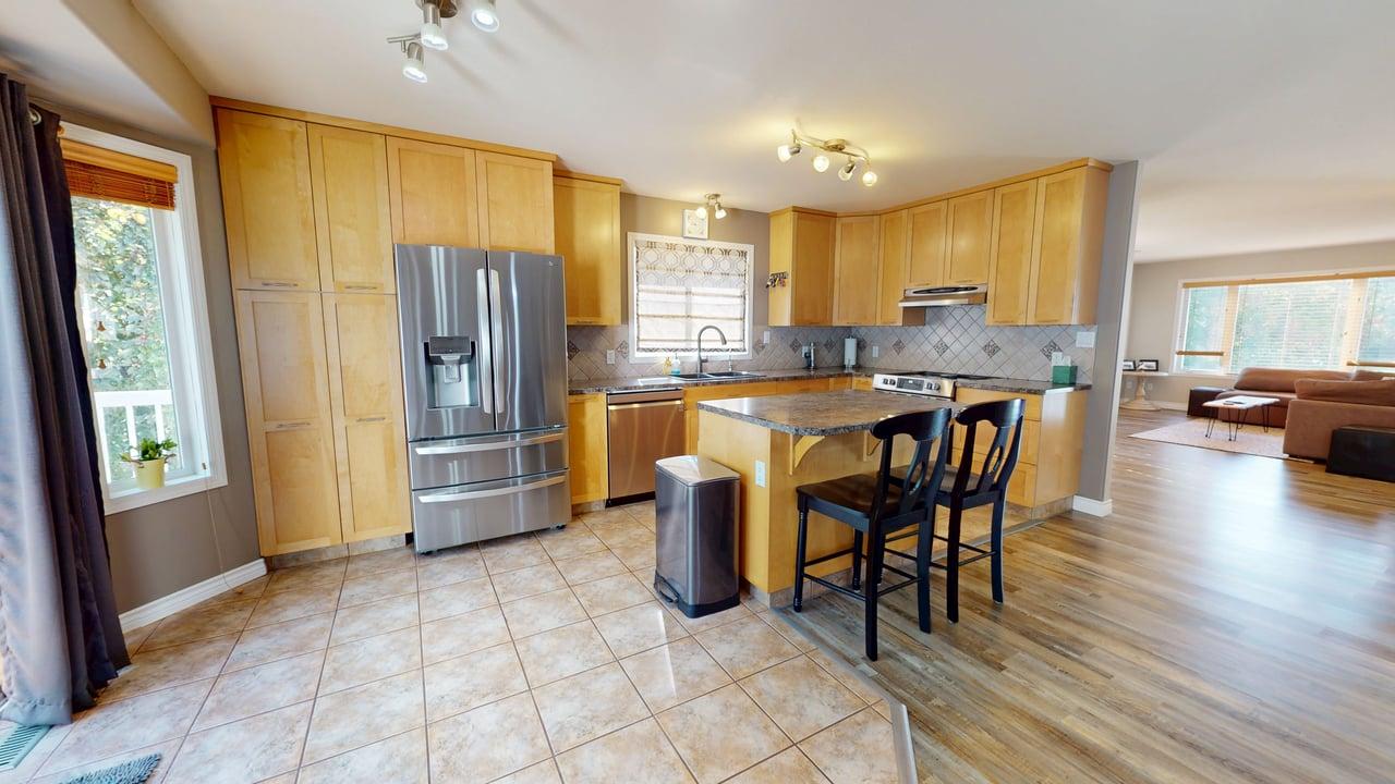 4404 Madsen Ave