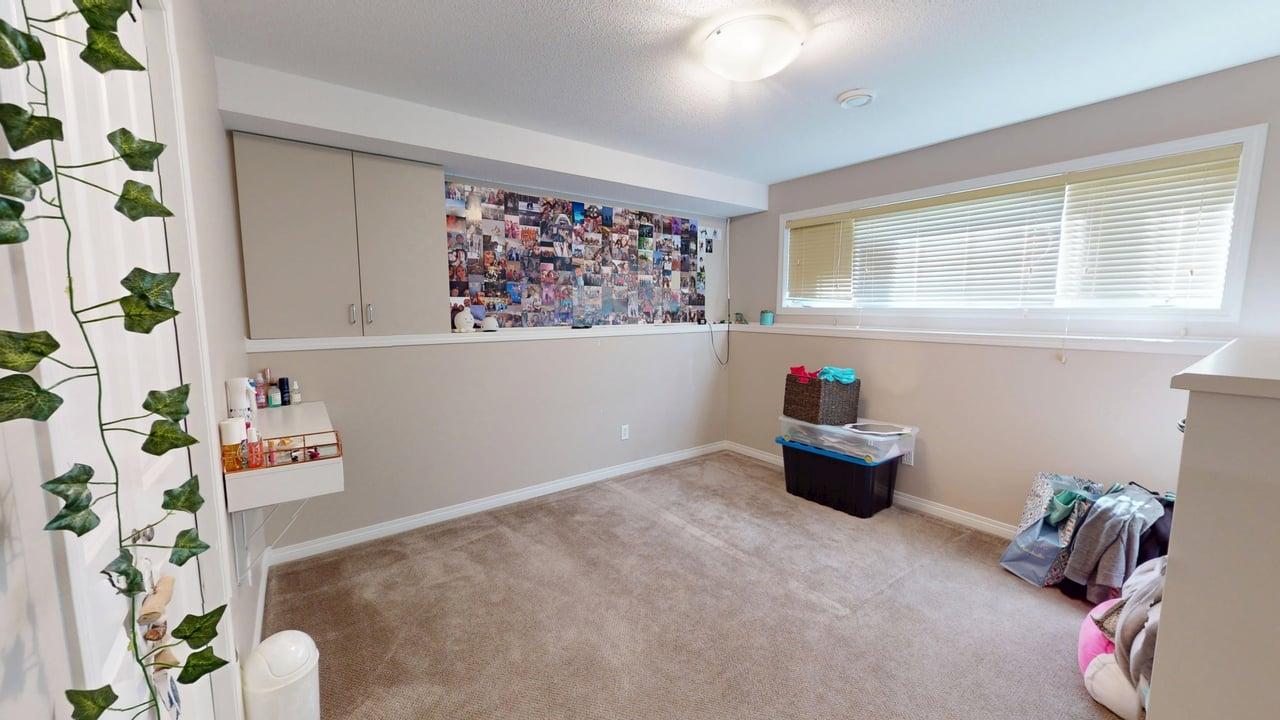 4404 Madsen Ave