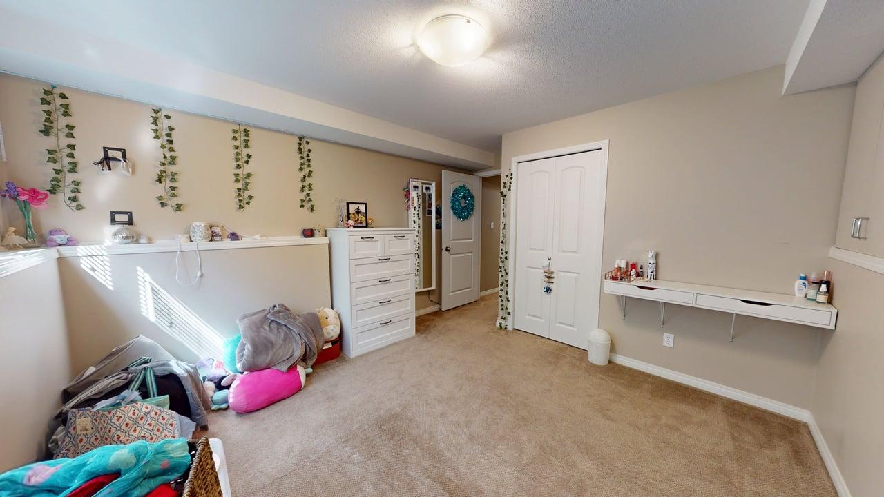 4404 Madsen Ave