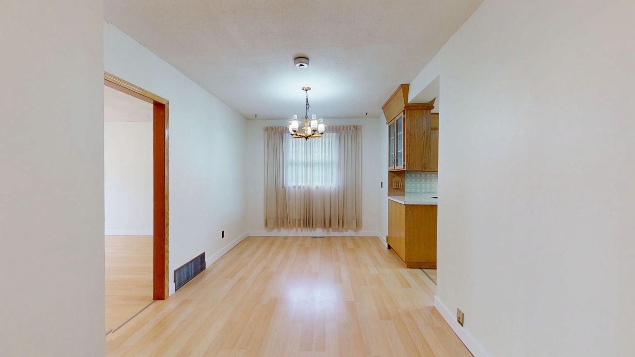 5044 49 St