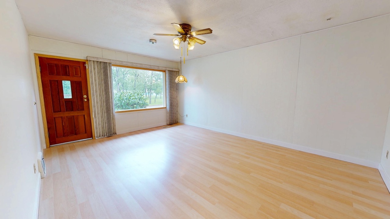 5044 49 St