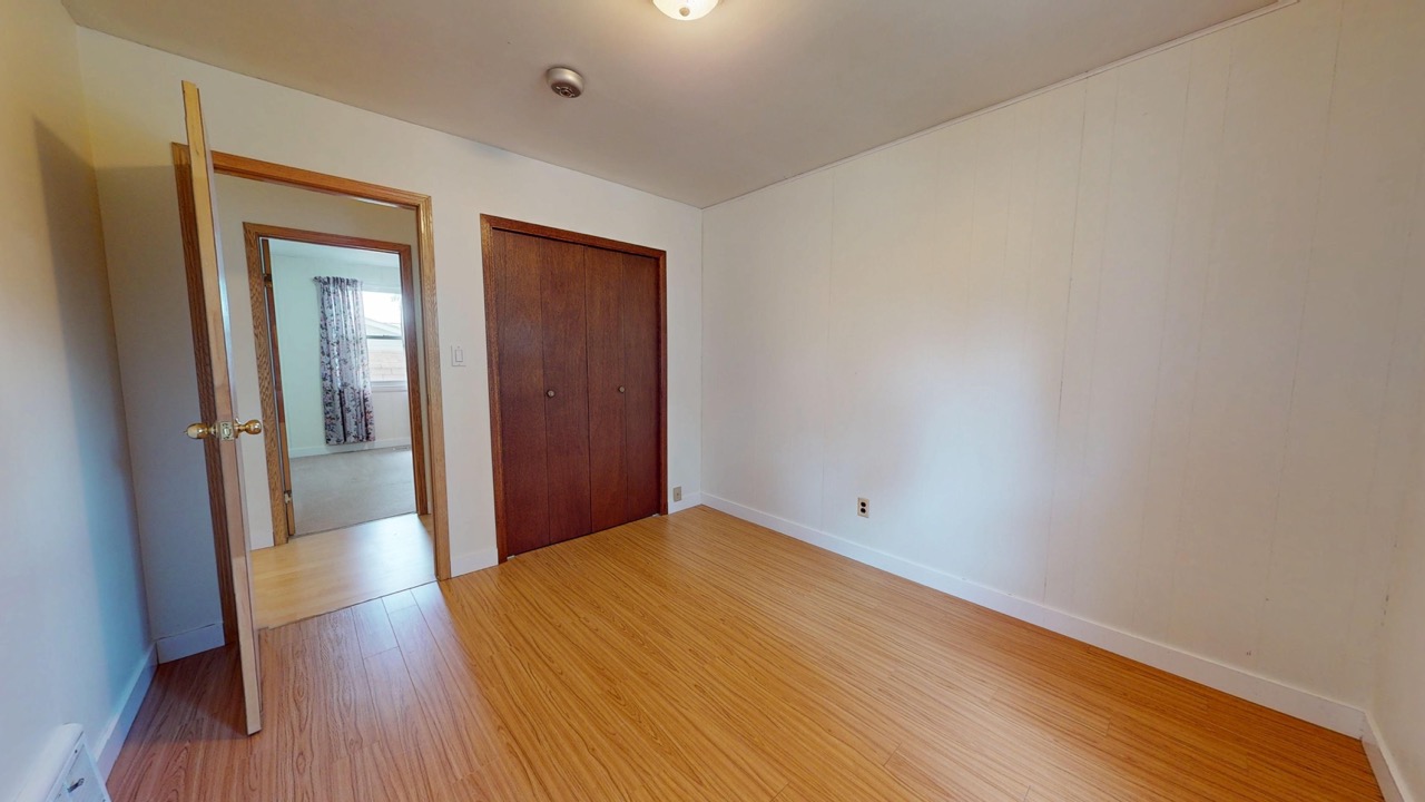 5044 49 St