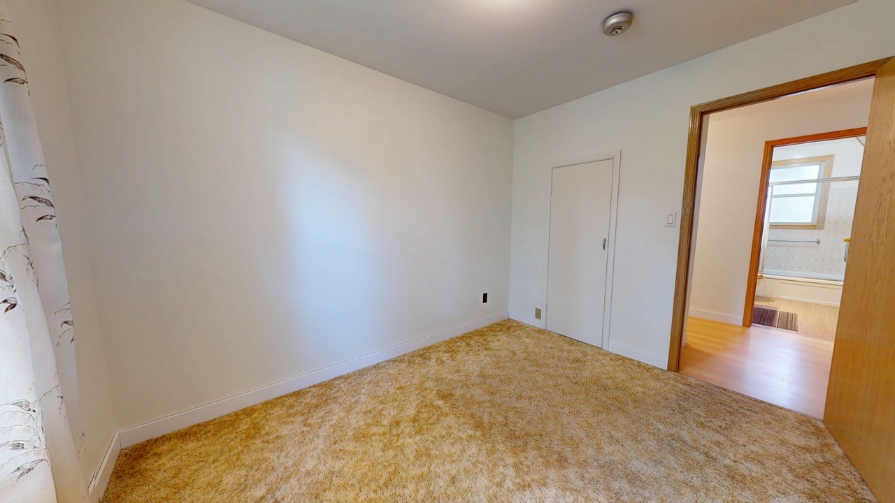 5044 49 St