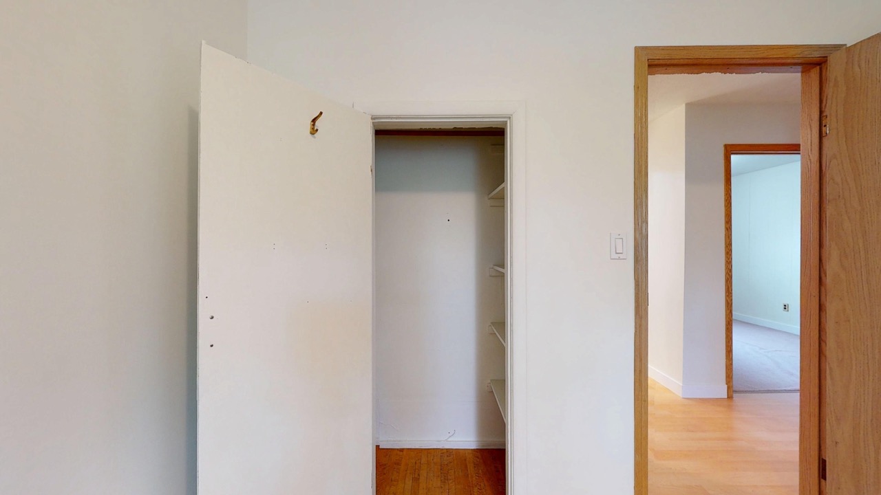 5044 49 St
