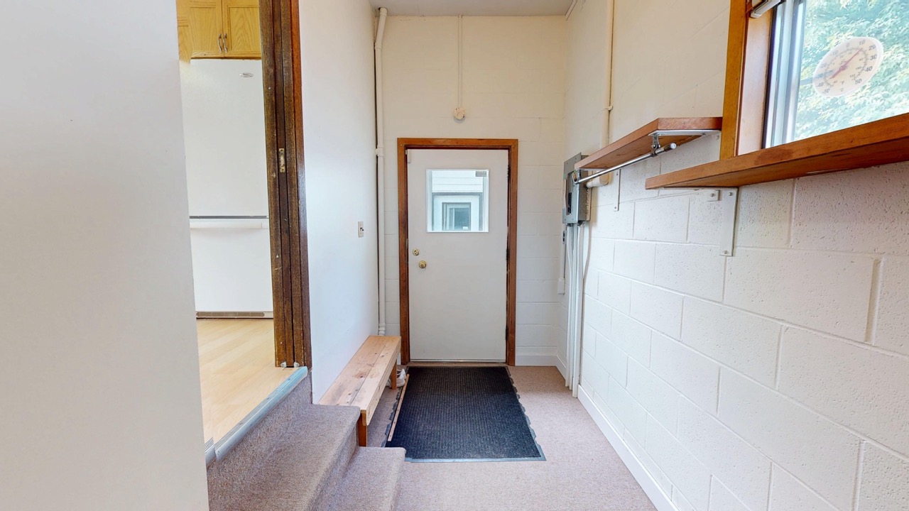 5044 49 St