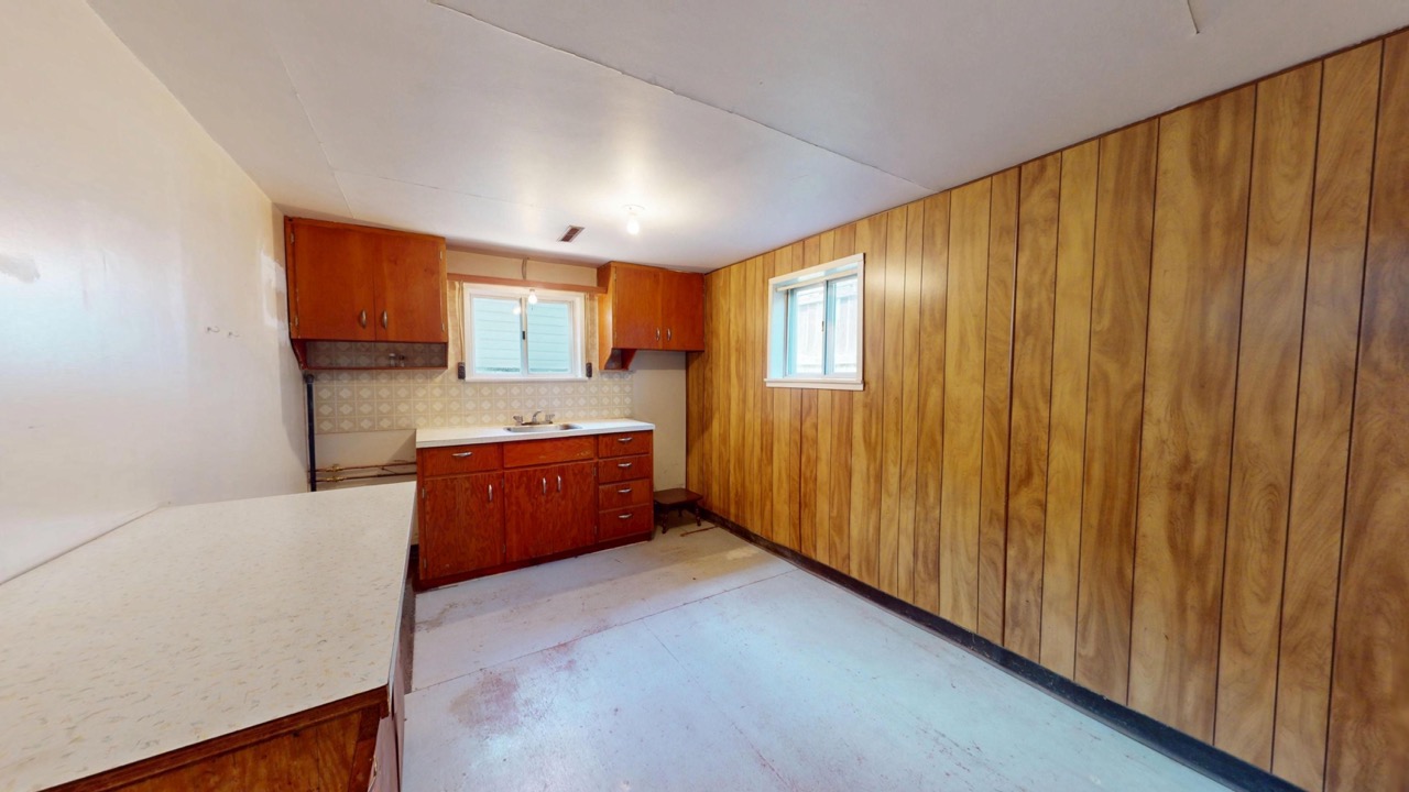 5044 49 St