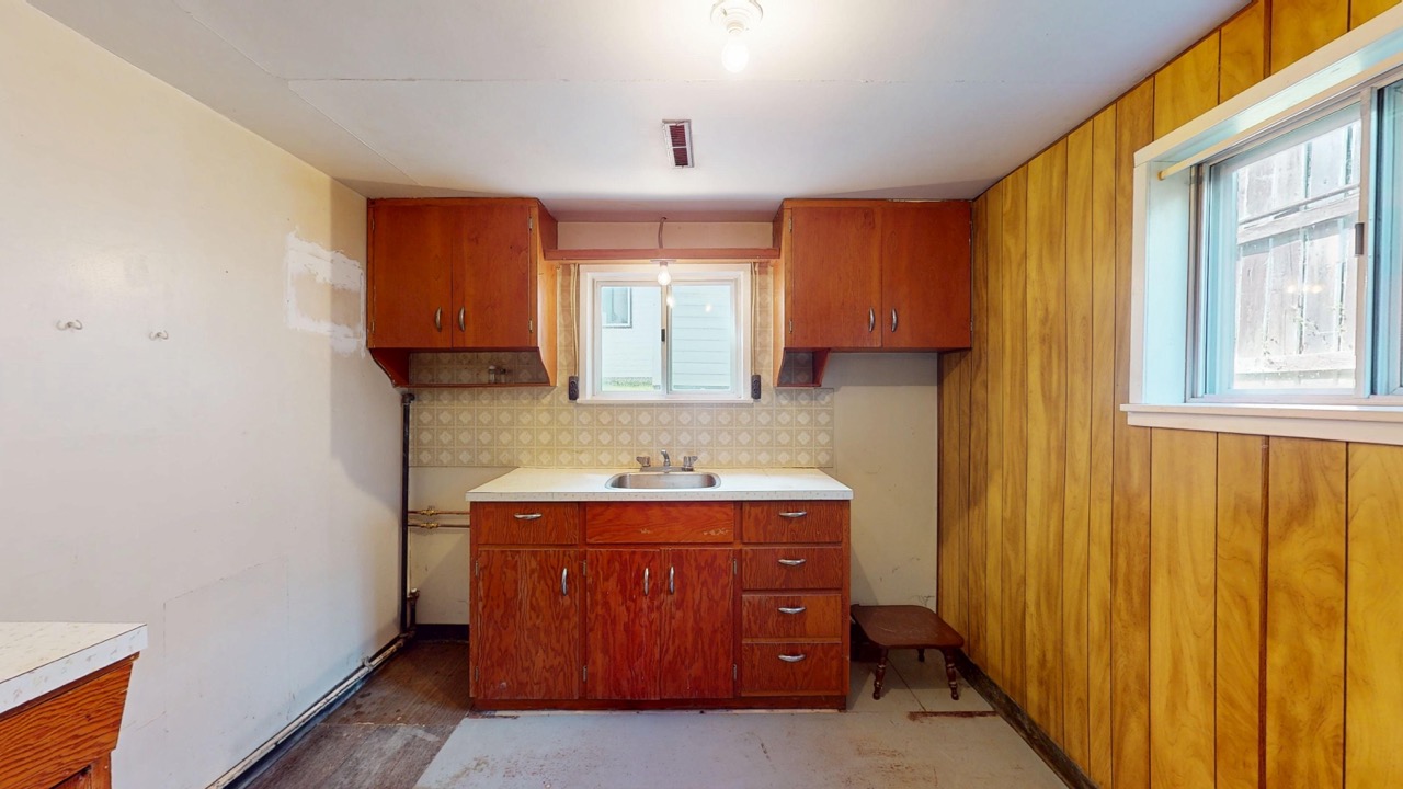 5044 49 St