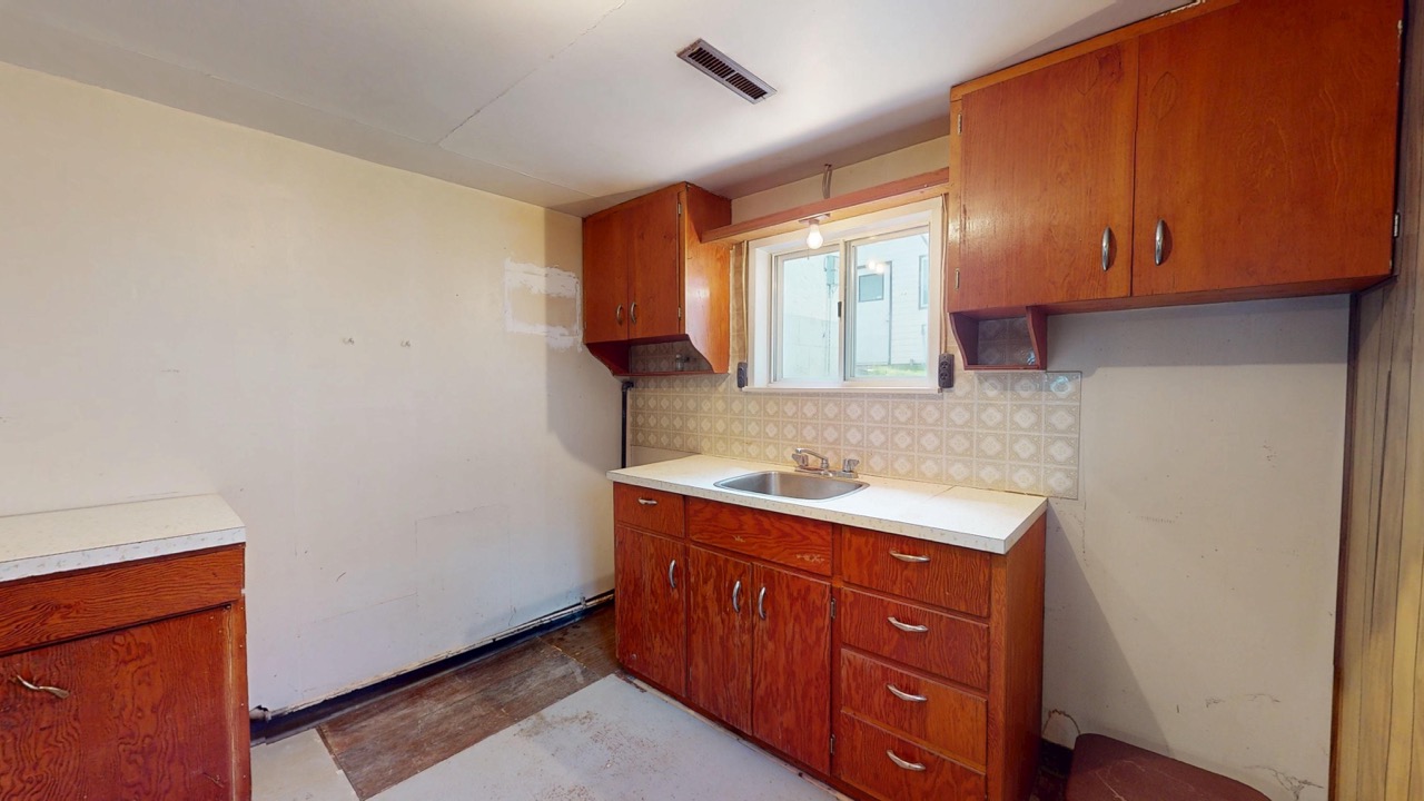 5044 49 St