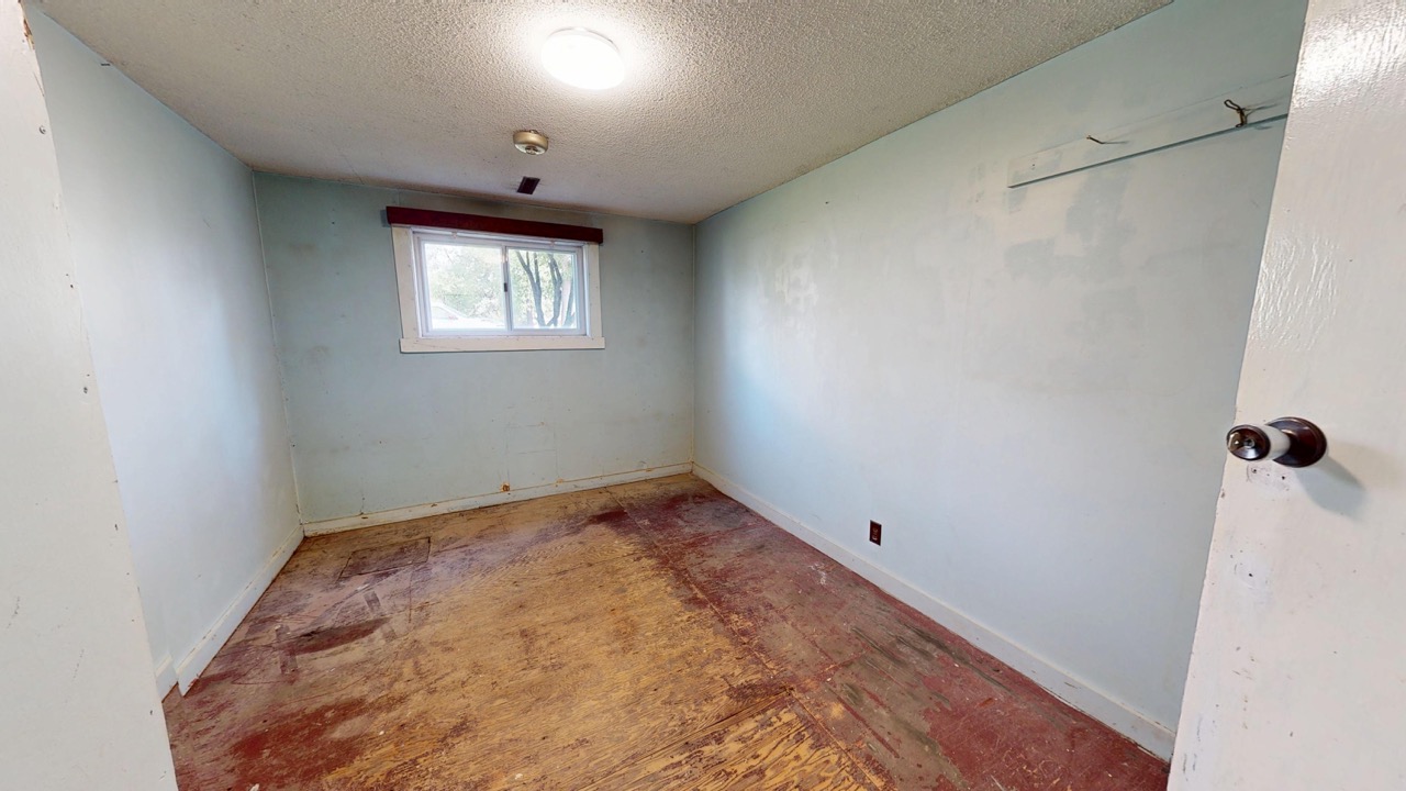 5044 49 St