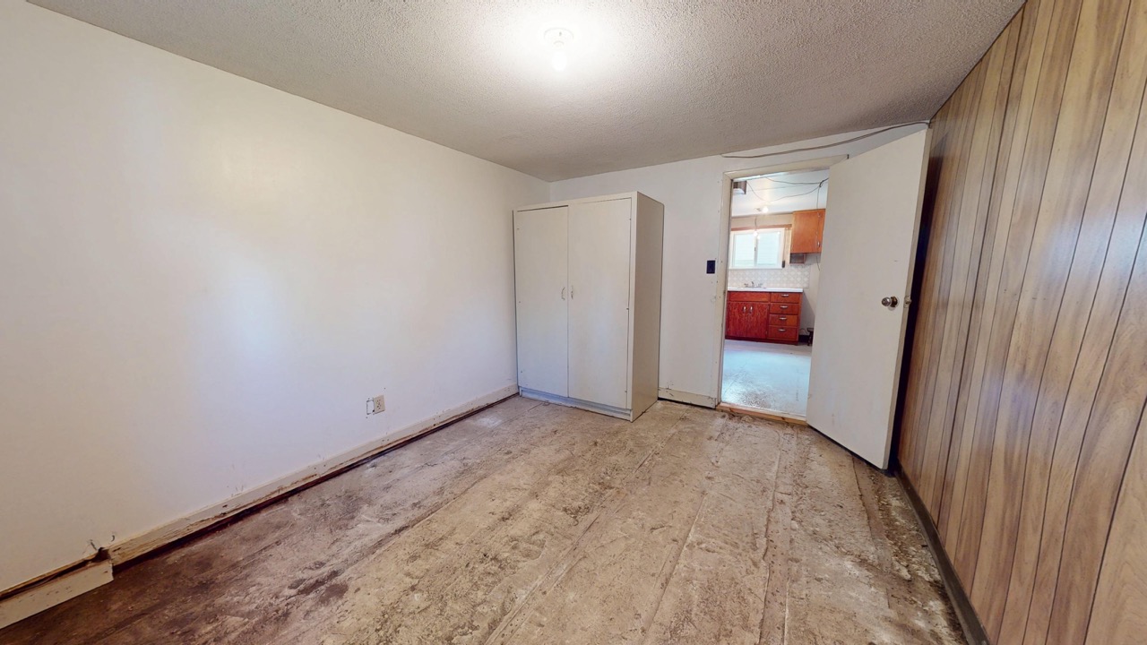 5044 49 St