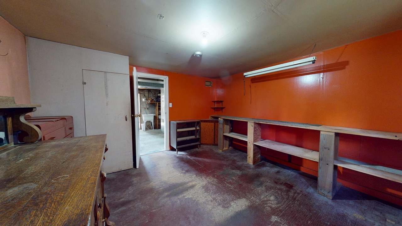 5044 49 St