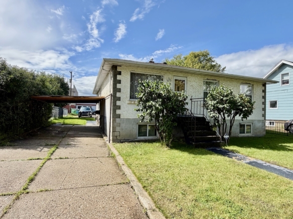 5044 49 St