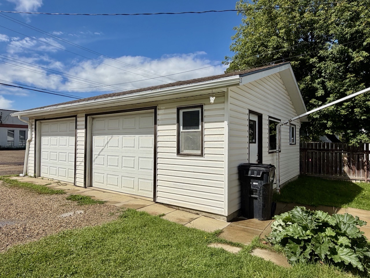 5044 49 St