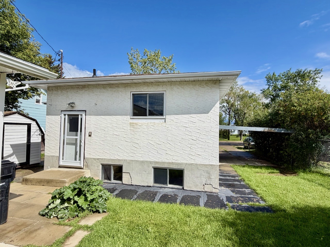 5044 49 St
