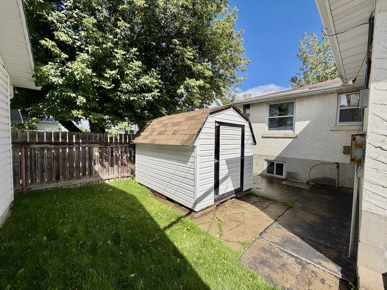 5044 49 St