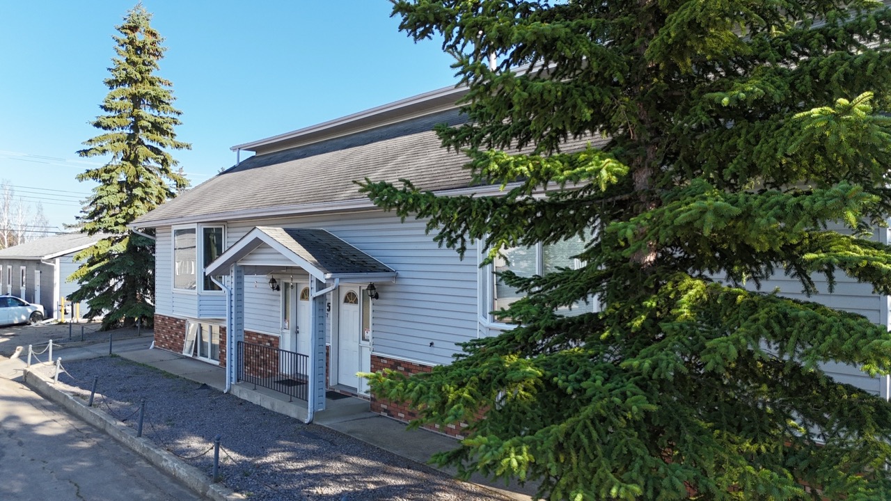 4805 47 St