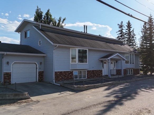 4805 47 St