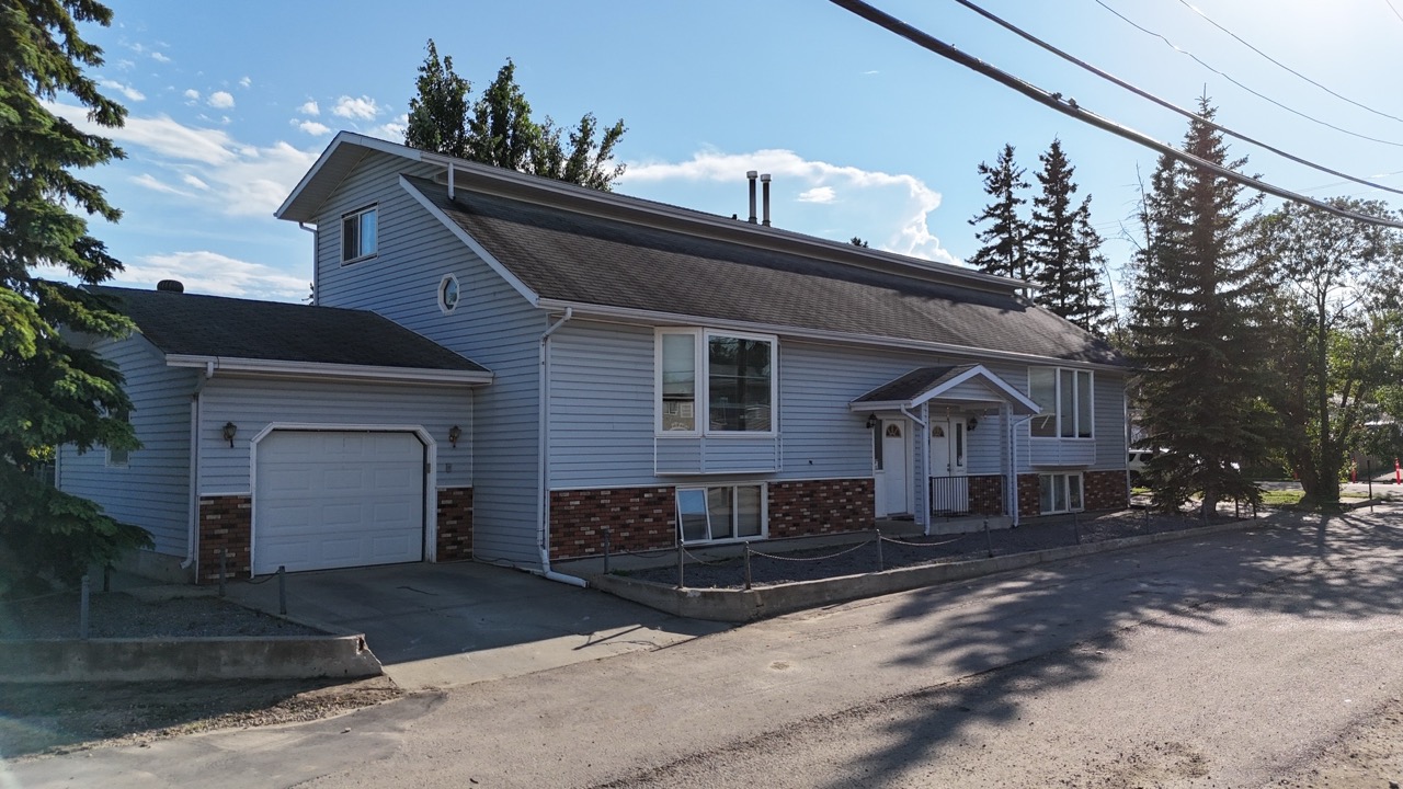 4805 47 St