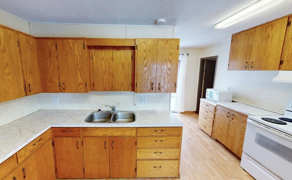 4708 47 Ave