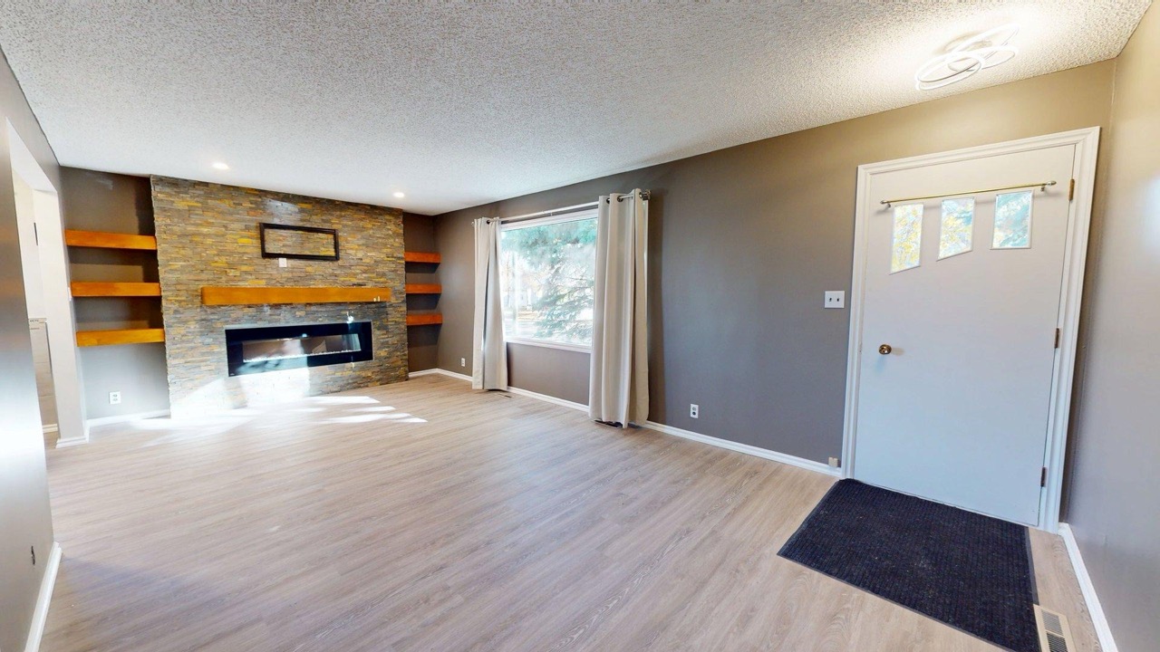 4738 49 ST
