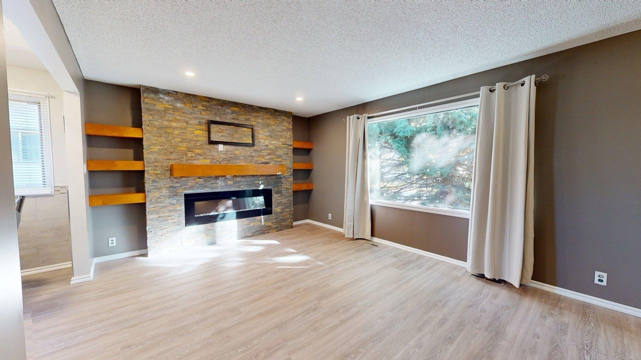 4738 49 ST
