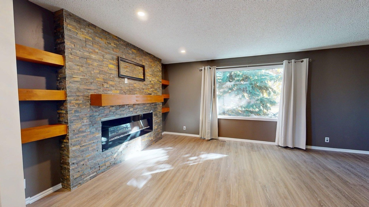 4738 49 ST